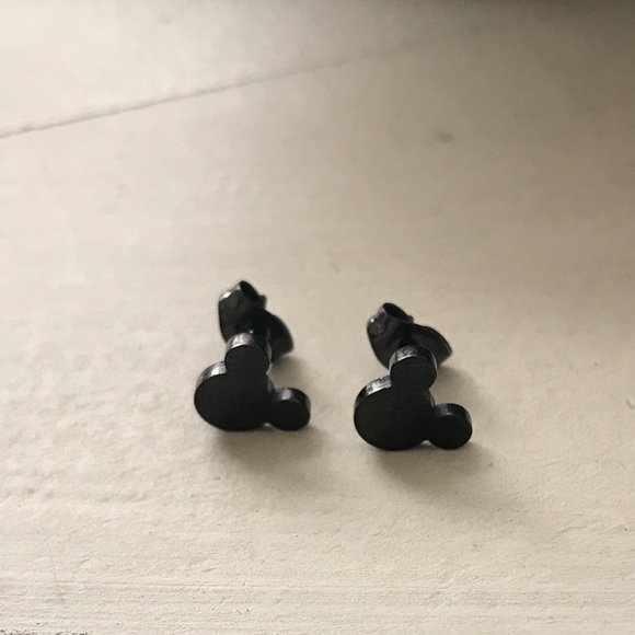 🐭 Black Mickey Head Stud Earrings - Picture 2 of 3